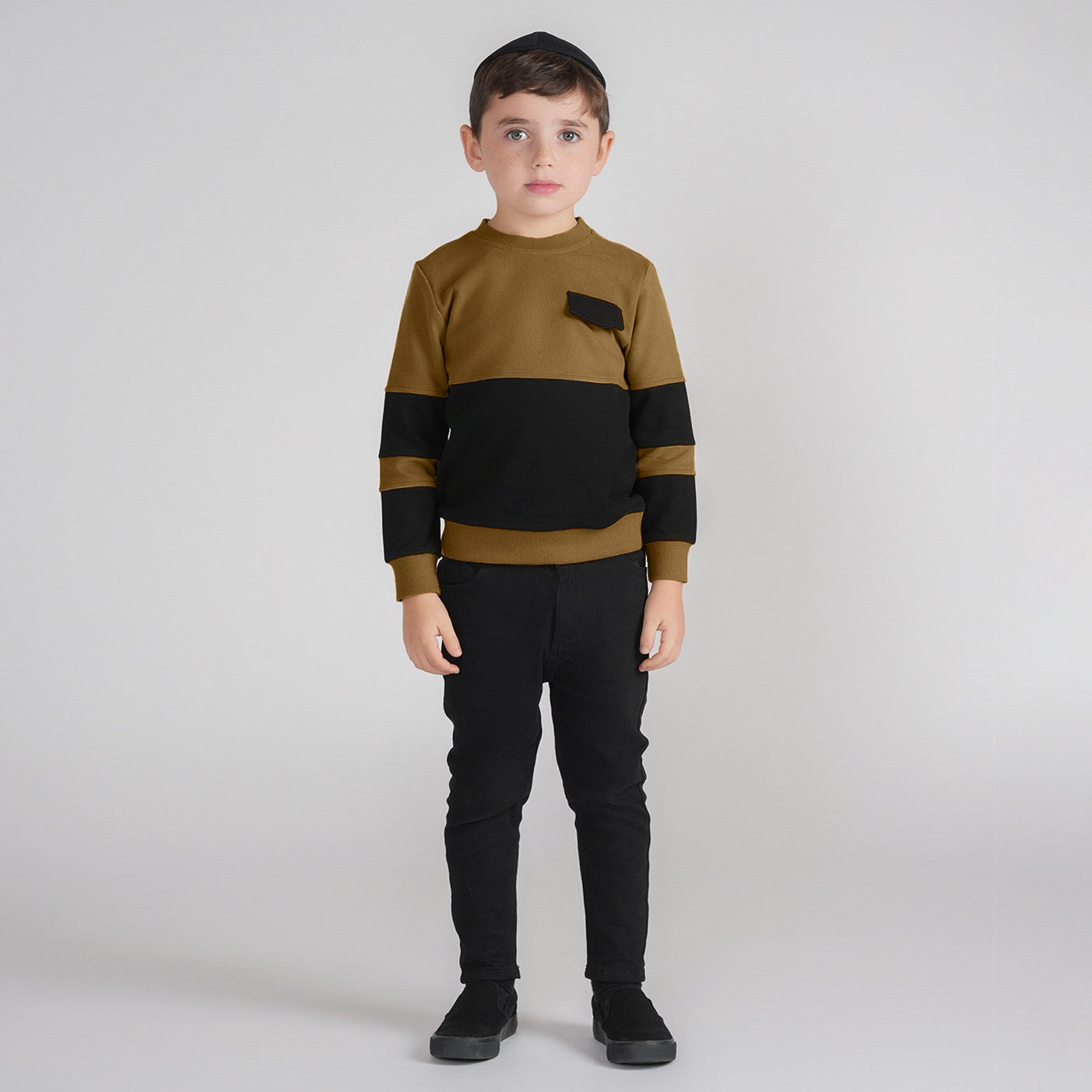 COLORBLOCK STRIPE SLEEVE SWEATSHIRT