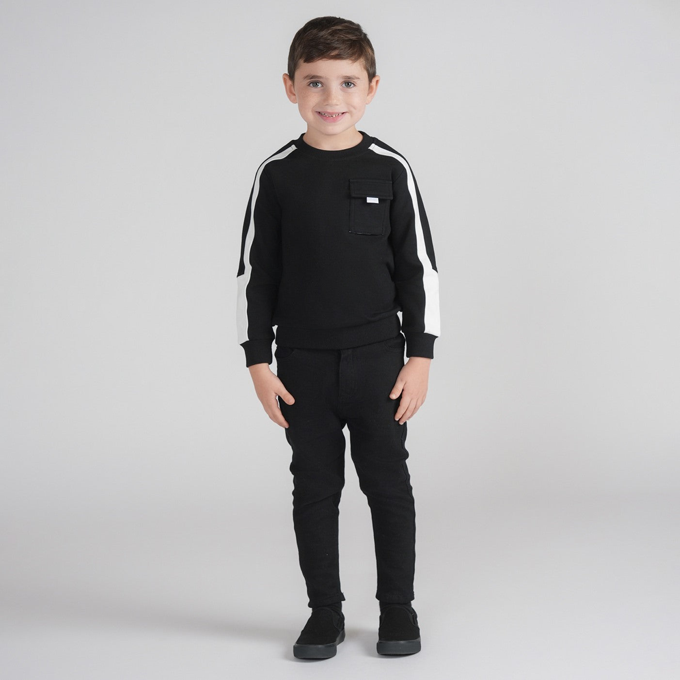 STRIPE SLEEVE SWEATSHIRT