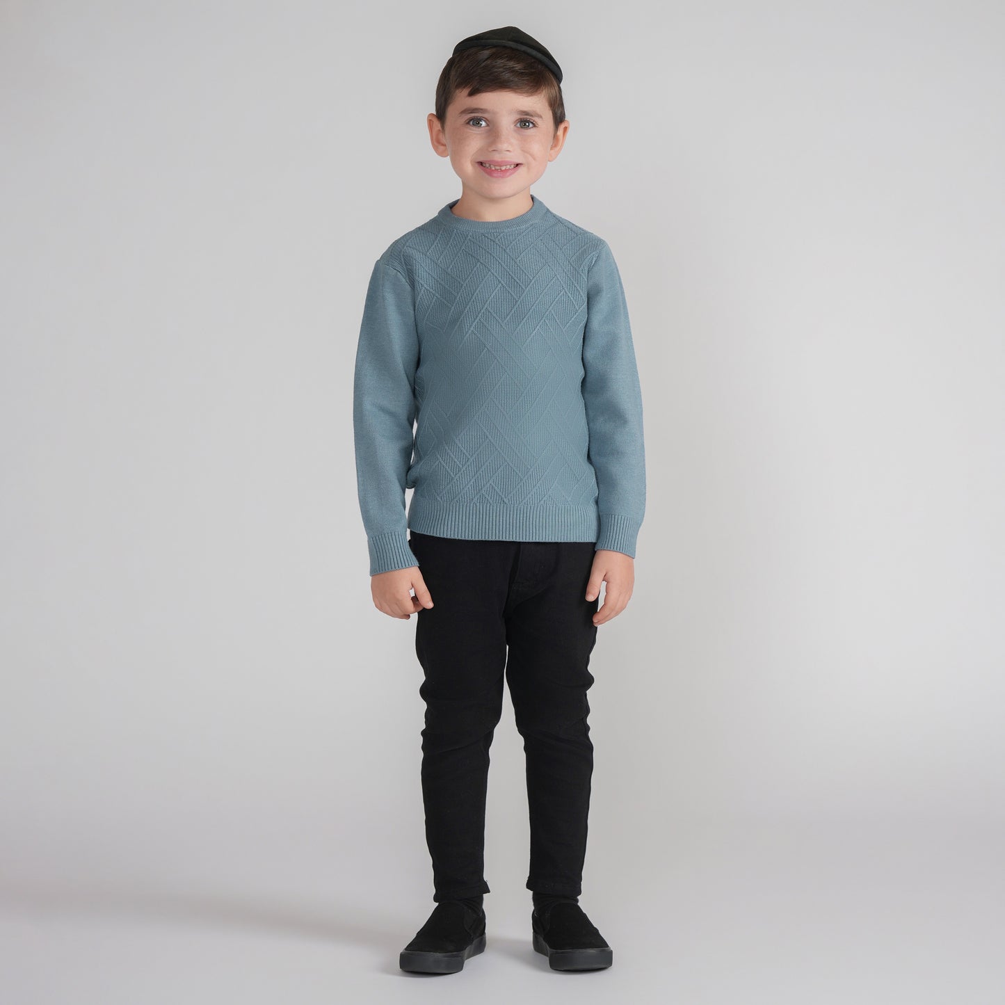 KNIT DIAMOND SWEATER